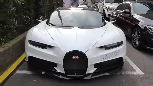 海外实拍街头超跑游行，实力不俗