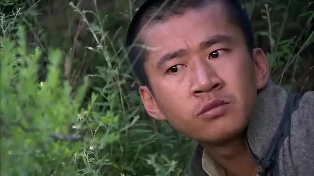 抗日奇侠铁柱习得鹰爪功也就有了新的能力在天空中飞