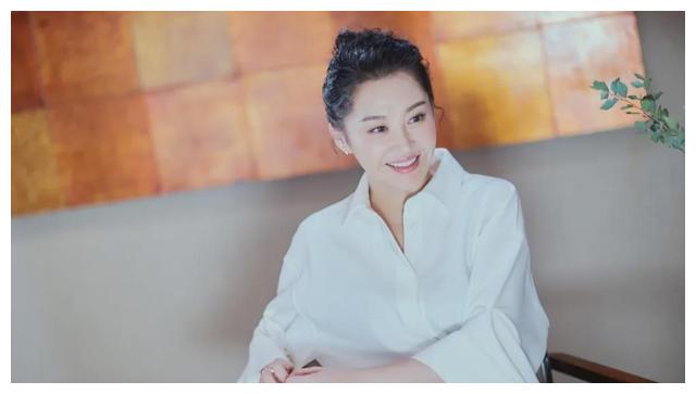 许晴素颜近照曝光 b81c-izwfpyt7272868.jpg