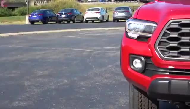 前脸与进气格栅，全新丰田Tacoma来