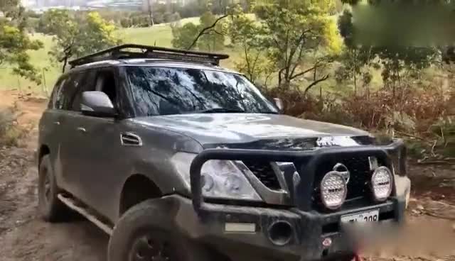 日产途乐Y62林地越野实拍
