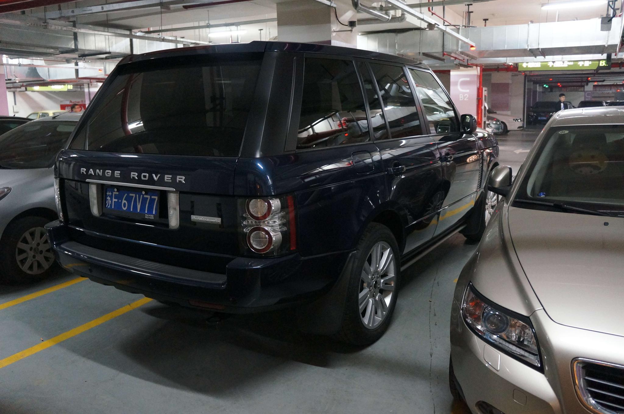 南通海门实拍路虎揽胜行政版，气场秒杀周围众车！