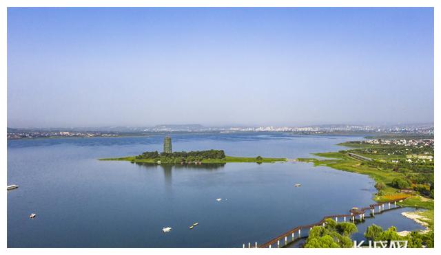 溢泉湖旅游生态片区具有丘陵,湖泊,湿地等众多自然景观,是国家级水利