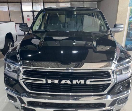 5.7大排量+越野全能 道奇公羊大角牛皮卡悍将实拍解析 豪华灯光包