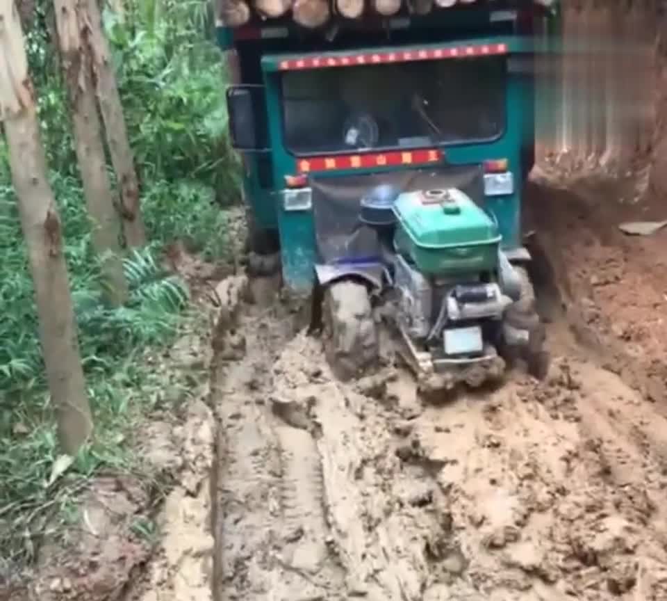 广西山路王,这种车爬山路很猛的,拉的货也多