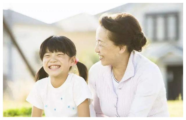 隔代养育问题多,宝妈宝爸要警惕,遵循三大原则解决家庭教育矛盾