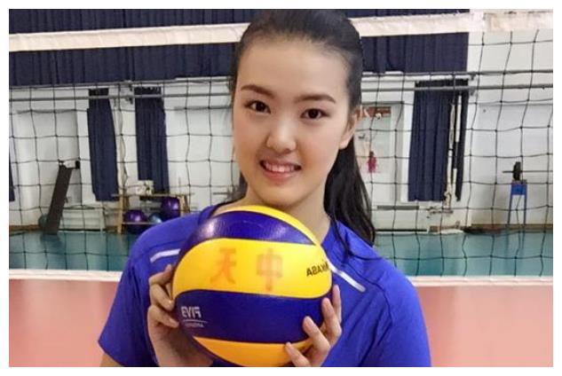 张常宁紧身裤训练,身材凹凸有致,体态丰盈,她是女排第一美女!