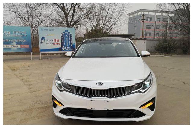20万怎么选?大众帕萨特或是起亚K5?看完你就觉悟了