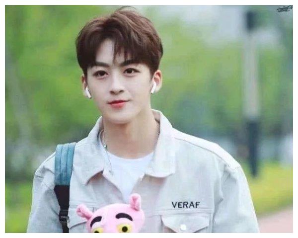 我最青睐的一种食物 100字 (我最青睐的一位老师)