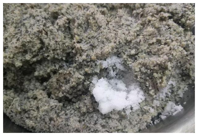 改善白发头,早餐就做这个饼给家人吃,豆渣变美味,做法特简单