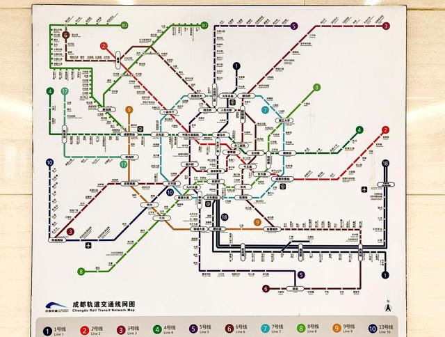 我国西部最牛的城市把城市中轴线修进邻市六环路也已建成