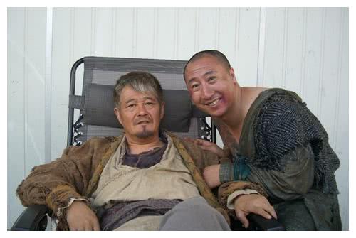 春晚知名笑星!郭达如今光荣退休,他却不幸离世!