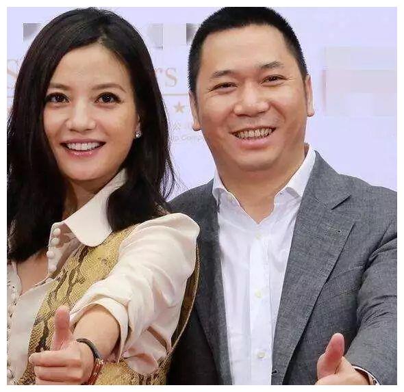 赵薇离婚案最新消息,黄有龙净身出户?赵薇