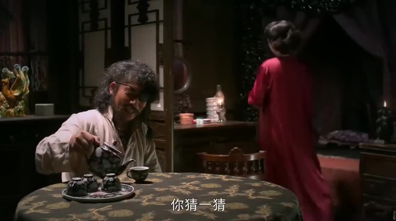 独眼龙称自己和赵惊蛰谈生意,嫣然觉得独眼龙的脑袋被