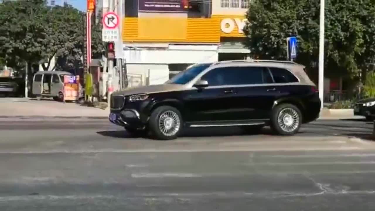 迈巴赫SUV比劳斯莱斯库里南还罕见