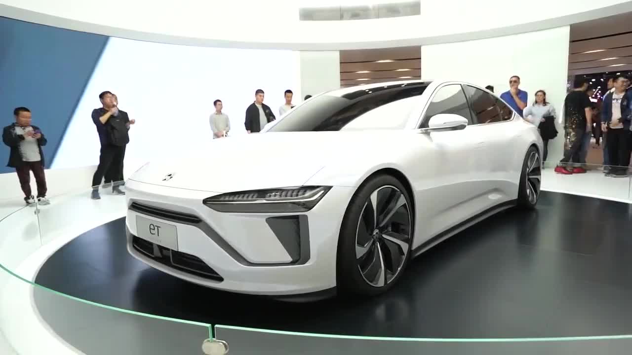 蔚来第一台轿车问世，这颜值心动