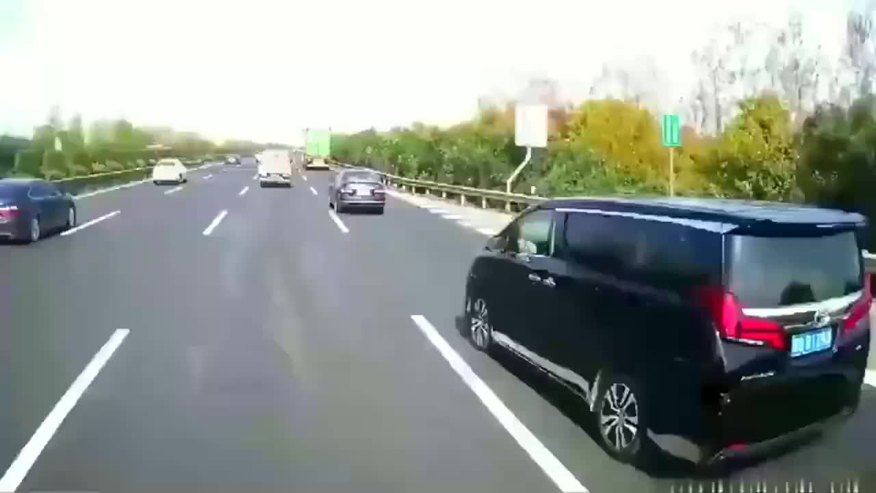 领克我敬你是个性能车，可接下来的操作太无语了！