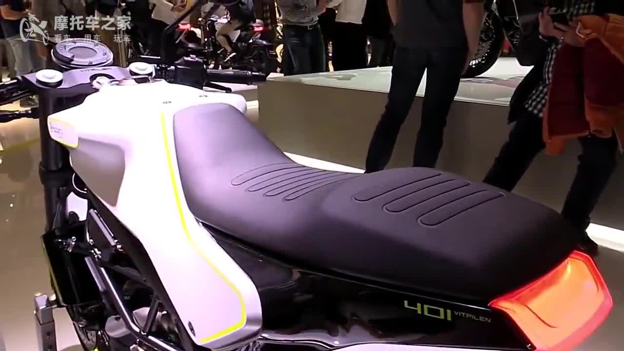 胡思瓦纳Vitpilen401车展细节实拍，原装排气看上去很霸气！