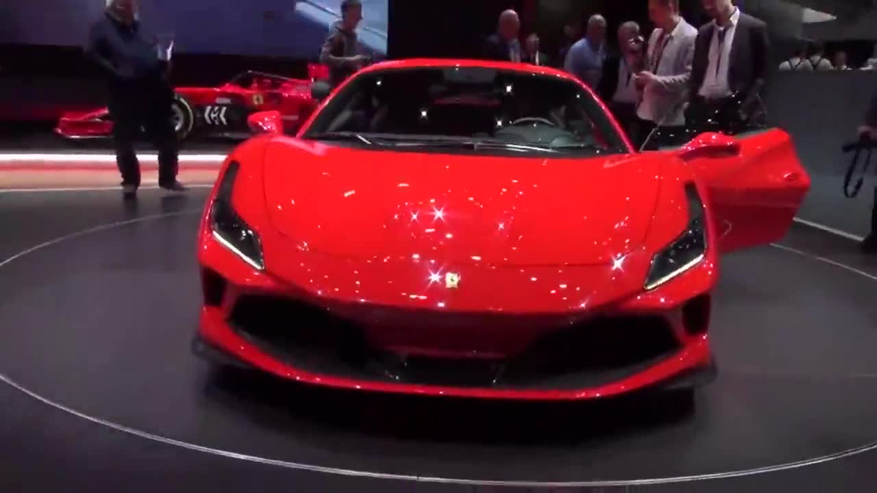 车展上全新法拉利F8超跑，你喜欢这辆车么