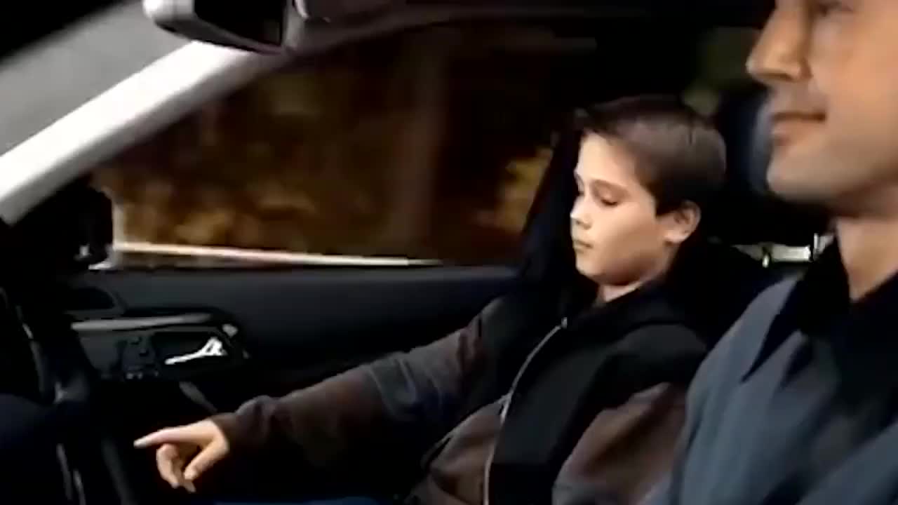 奔驰汽车创意广告，如何对付熊孩子