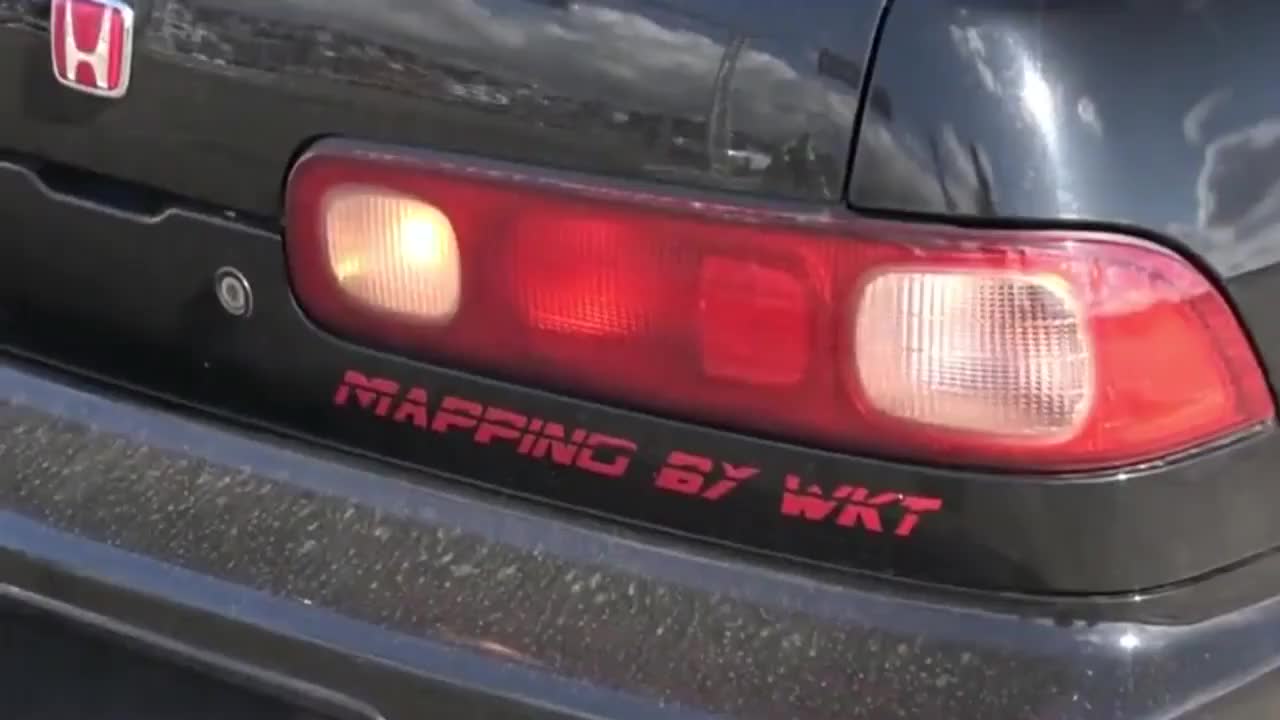 本田PK奥迪直线加速比赛，同样是性能车，差距还是落后一点