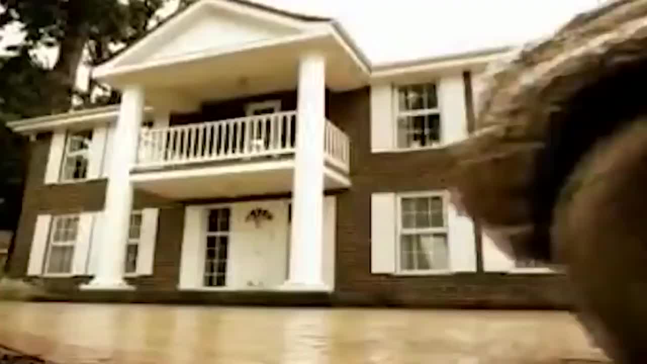 JEEP汽车创意广告，满身泥浆的车子