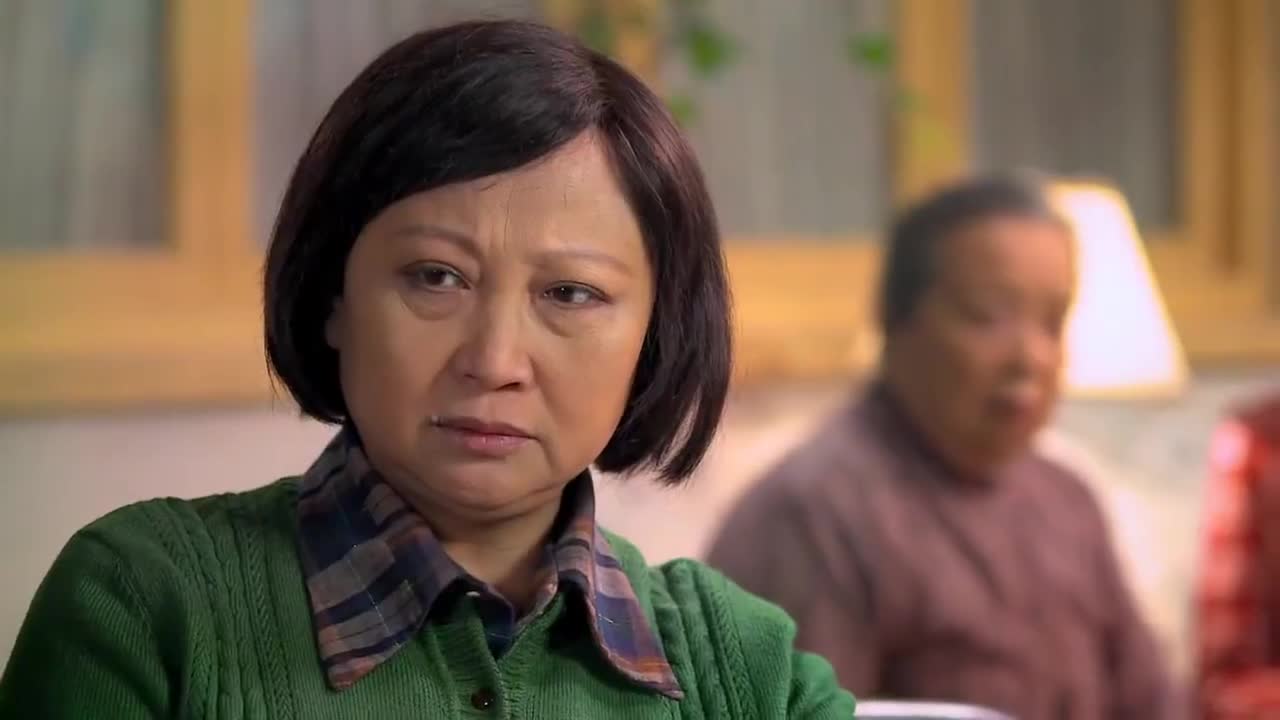 景梅知道后哭笑不得 为您推荐: 满仓进城:葛红拿着带血的手帕送景松