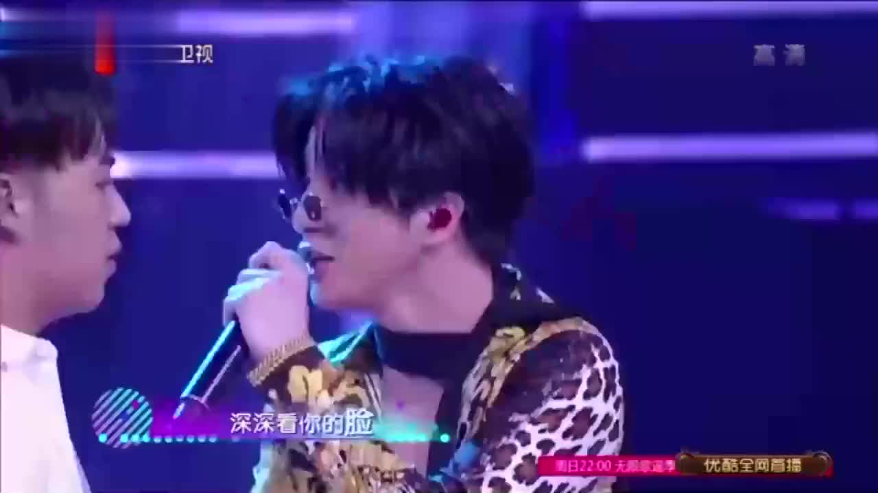 薛之谦和朱兴东演唱《江南》,谦谦一把摁住兴东,弄懵