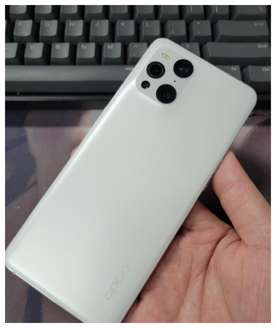 oppofindx3白色,oppofindx3颜色 颜值手感同在oppofindx3凝白配色版本到底有多惊艳