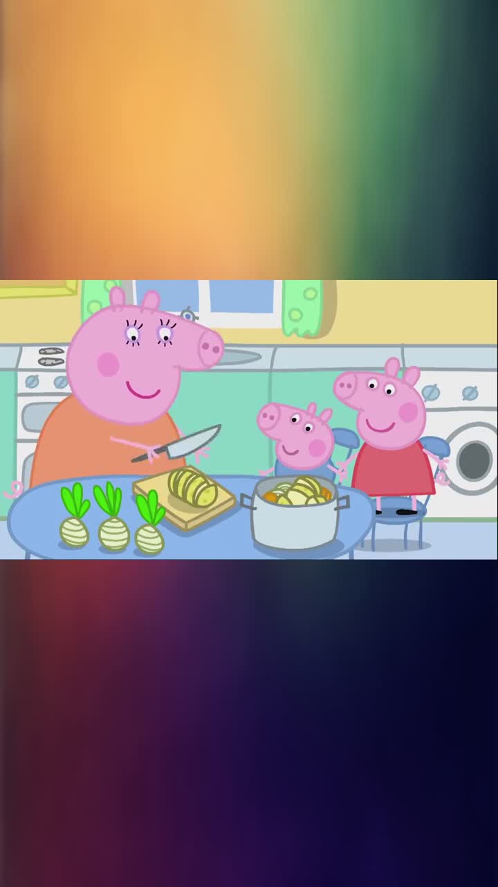 小猪佩奇:猪妈妈正在做饭,佩奇和乔治好奇,全程在观看