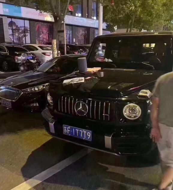 南通南山湖景区实拍新款奔驰G63 AMG，气场秒杀周围所有车！