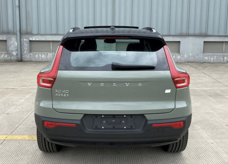 volvo xc40纯电,volvoxc40电动版 换搭单电机驱动,沃尔沃xc40纯电动新车型申报图曝光