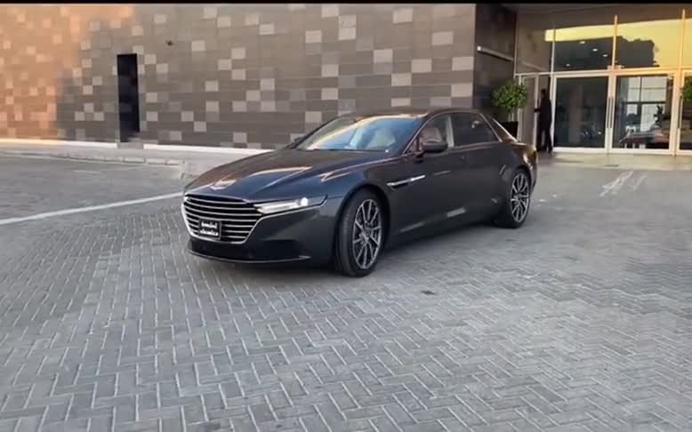 世界上最奢华的轿车，劳斯莱斯幻影都不能比，太罕见了！