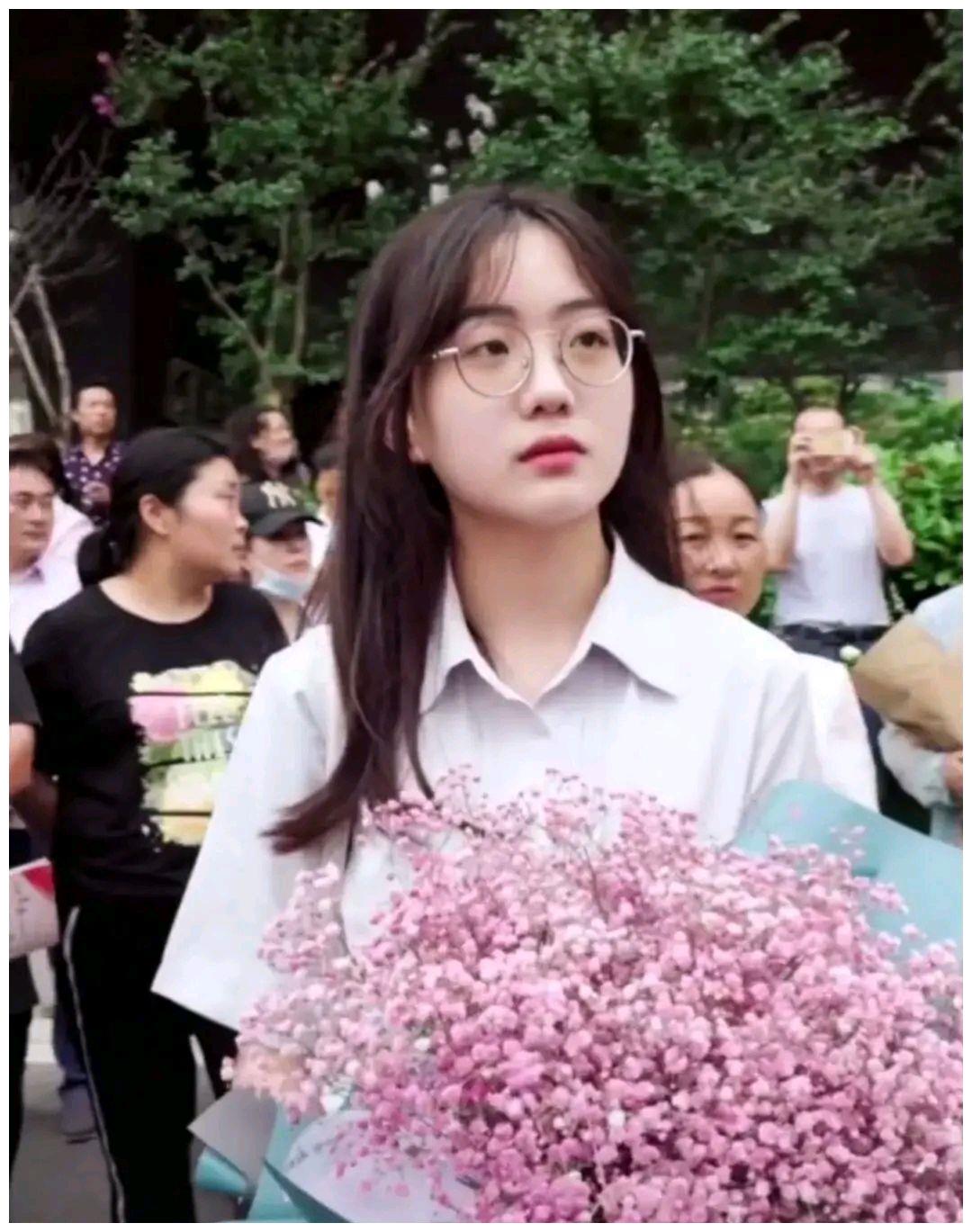 岳阳附近同城500米一晚：长沙及益阳如何送花上门