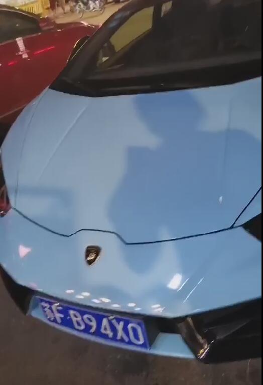 南通叠石桥市场实拍兰博基尼小牛跑车，回头率百分百！