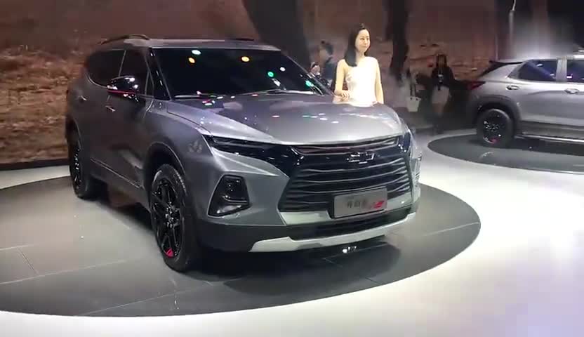 广州车展抢鲜看：雪佛兰开拓者停产后亮相，整体熏黑设计