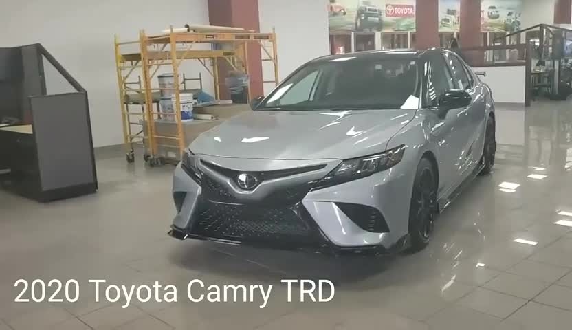 新车到店！实拍2020款丰田凯美瑞TRD，近距离感受下啥叫帅气