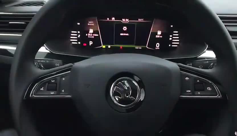 新车抢鲜看：全新斯柯达速派内饰，分层手扣箱储物空间扩大