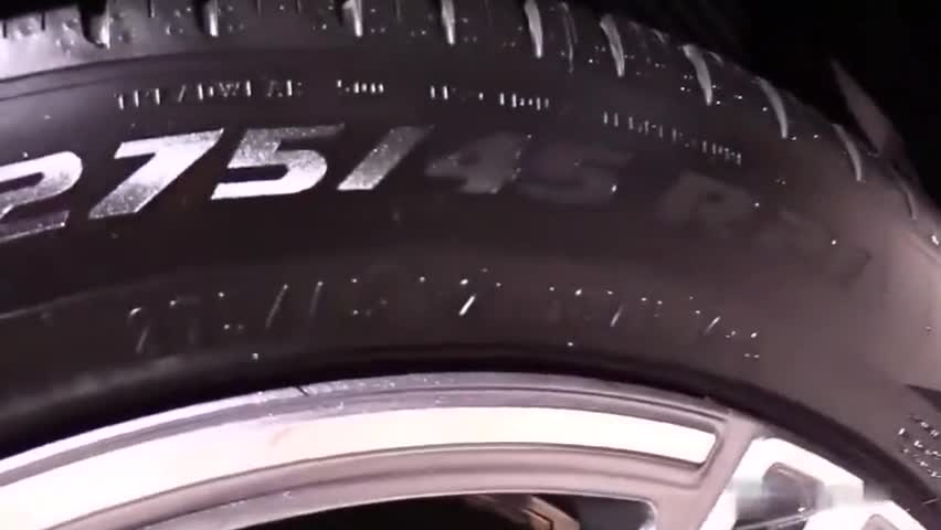 新款奔驰GLS450亮相海外车展