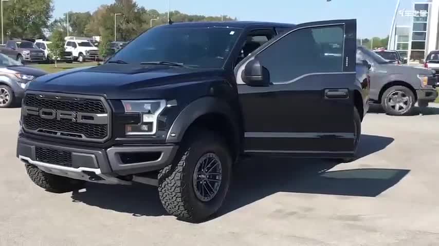 新车到货，高清实拍2021款福特猛禽F150，看到超大后尾箱惊艳了