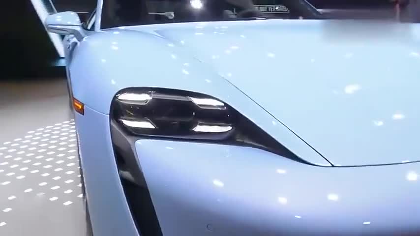 实拍2020款全新保时捷Taycan4S