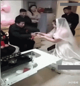 相亲对象带了6个闺蜜来相亲,一共吃了我40万!休闲区蓝鸢梦想 - Www.slyday.coM 相亲对象带了6个闺蜜来相亲,一共吃了我40万!休闲区蓝鸢梦想 - Www.slyday.coM