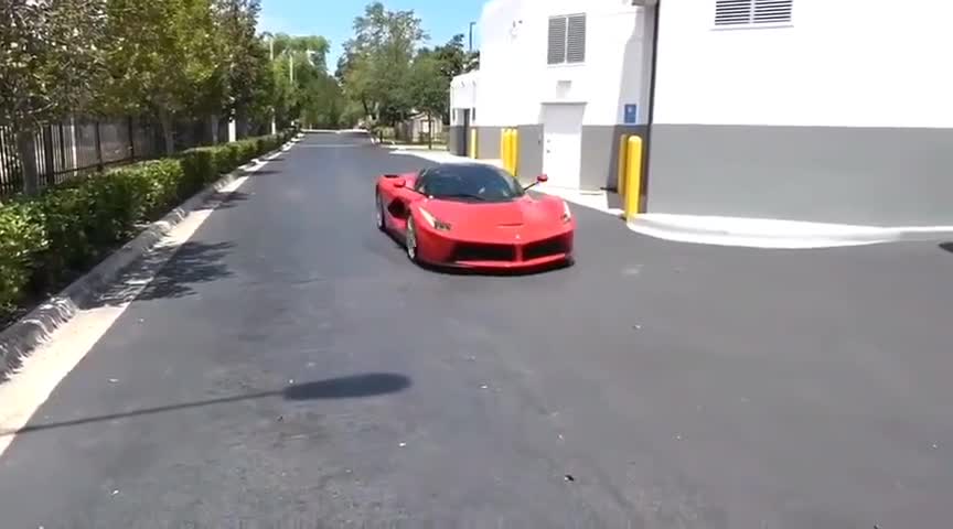 两台最新款保姆车有你需要的吗