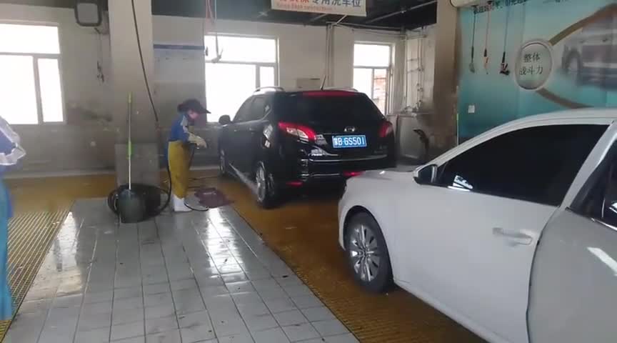 养护爱车清洁一下