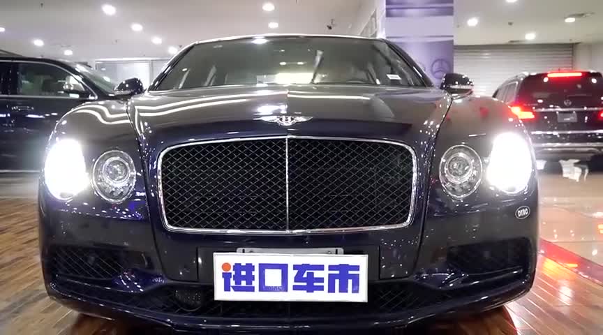 黑色车漆，彰显无穷魅力，全新宾利飞驰V8S