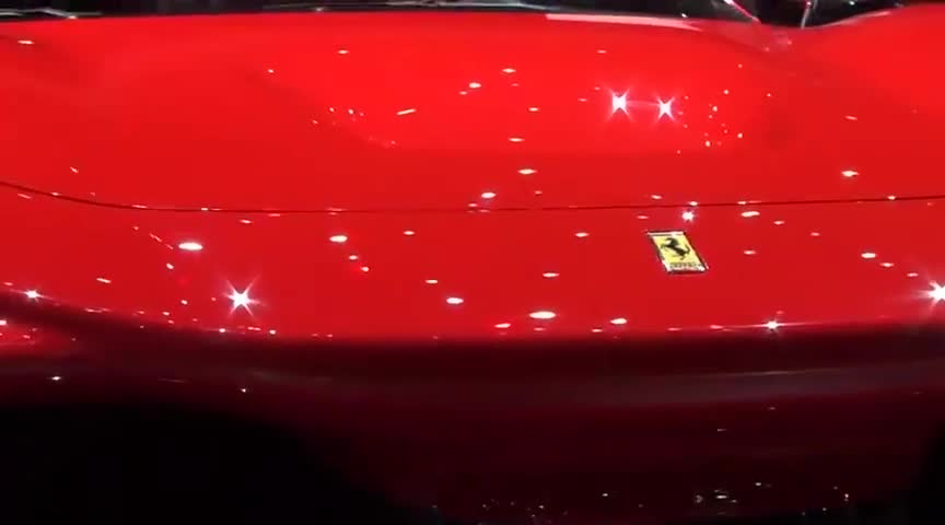 车展实拍全新法拉利F8超跑细节，有多少人喜欢这车