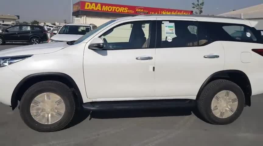 重磅新车，2020款丰田奔跑者SR5，了解完外观空间，我忘记了途达