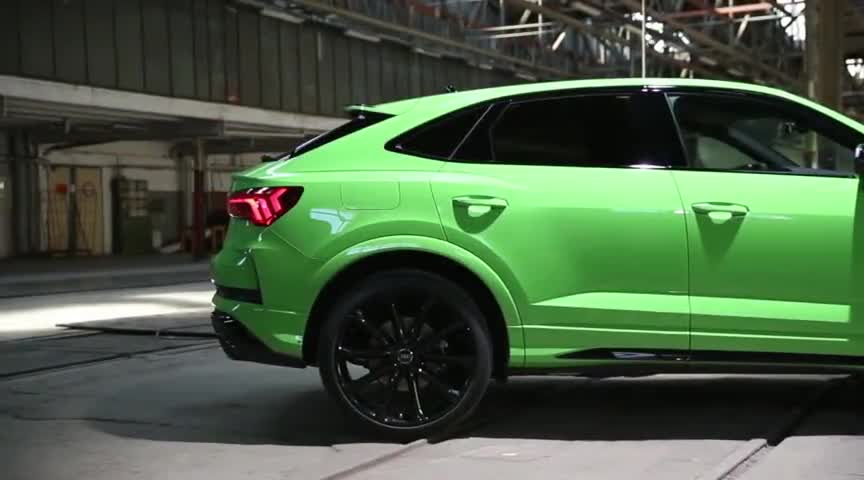 奥迪rsq3sportback的运动赏析太酷了原谅色