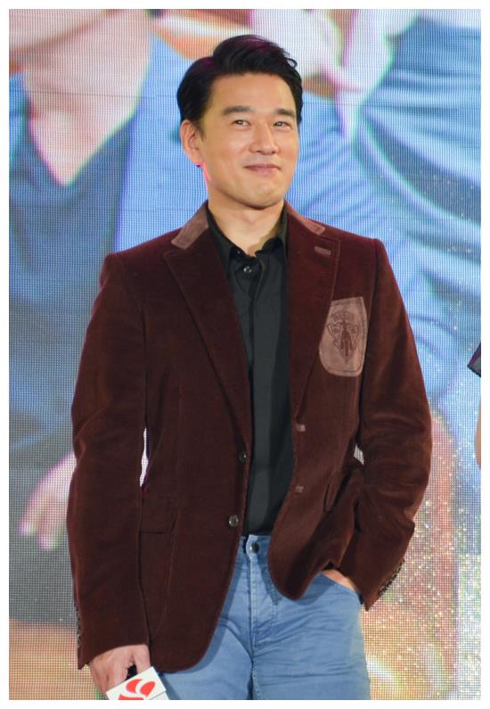 30一40岁男演员 中年,30一40岁男演员50岁 这3位中年男演员才是"霸总"专业户,一看就是有钱人