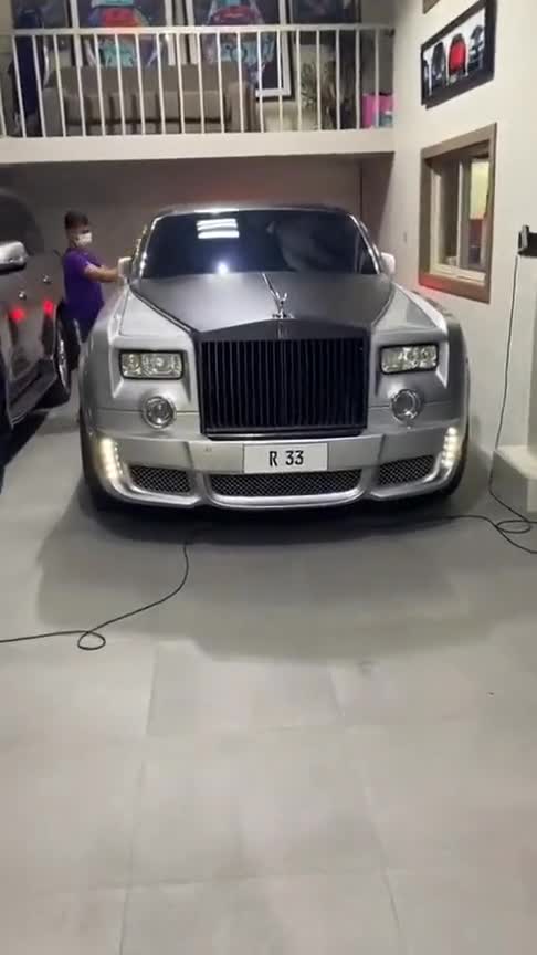 当劳斯莱斯玩起改装，这台幻影的气势，丝毫不输各类超跑！